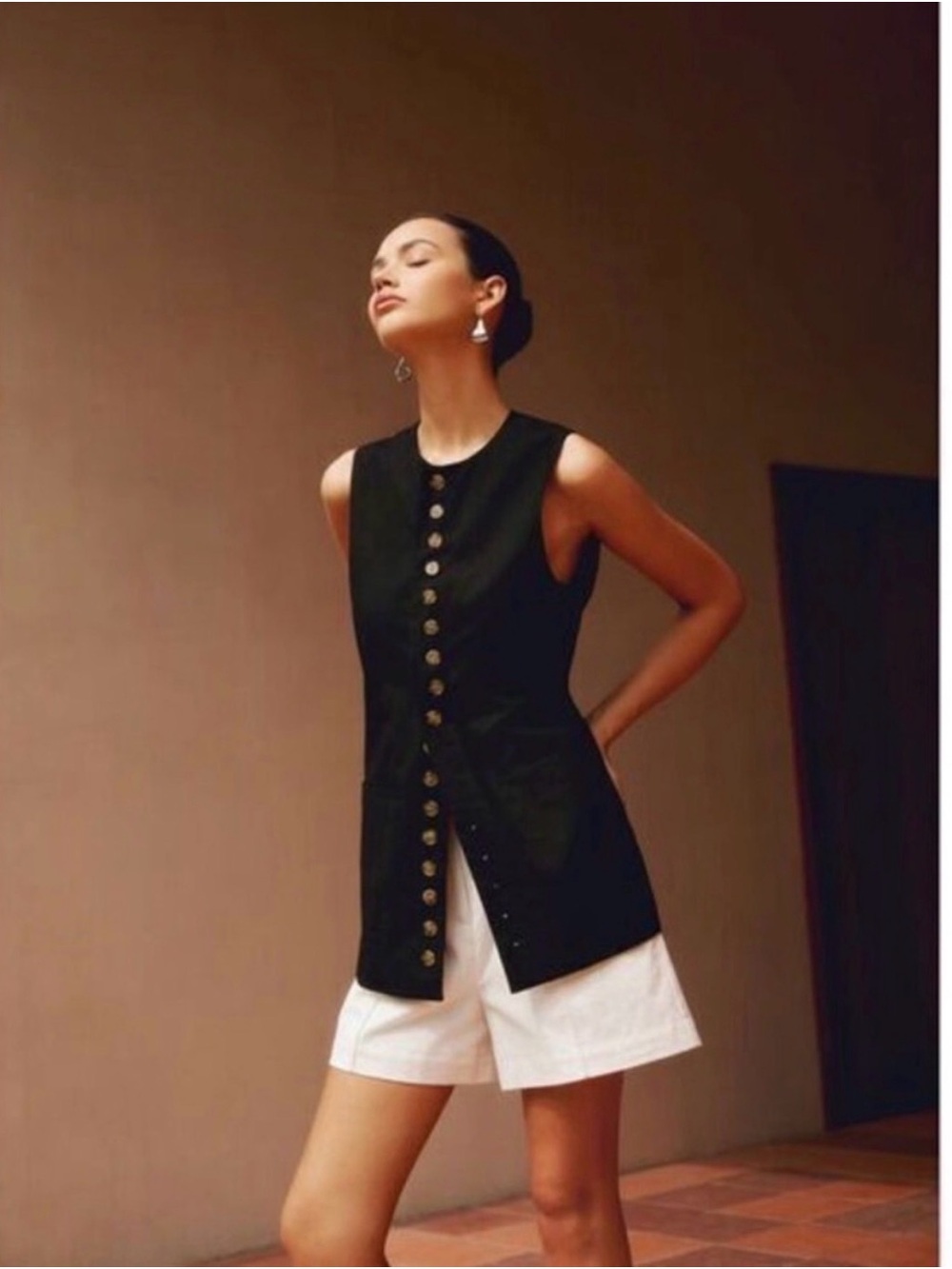 Commense Women’s Black Sleeveless Button Front Vest Tie Back Size Large Linen